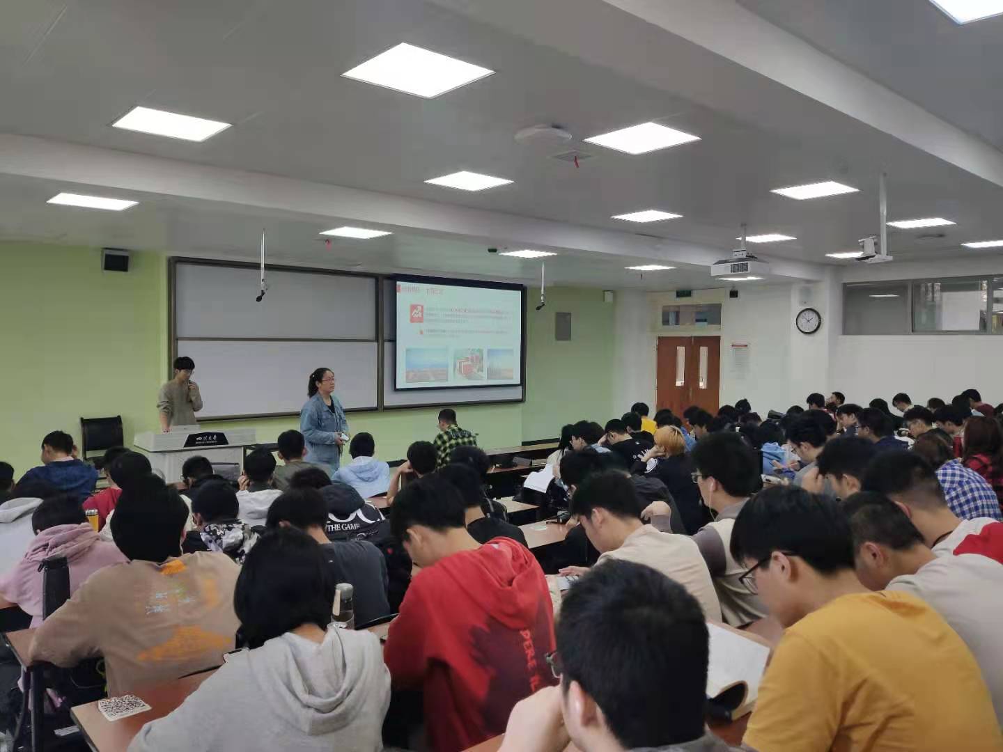 dcb9f7e5f8b731b1498d2f2ec72ac74